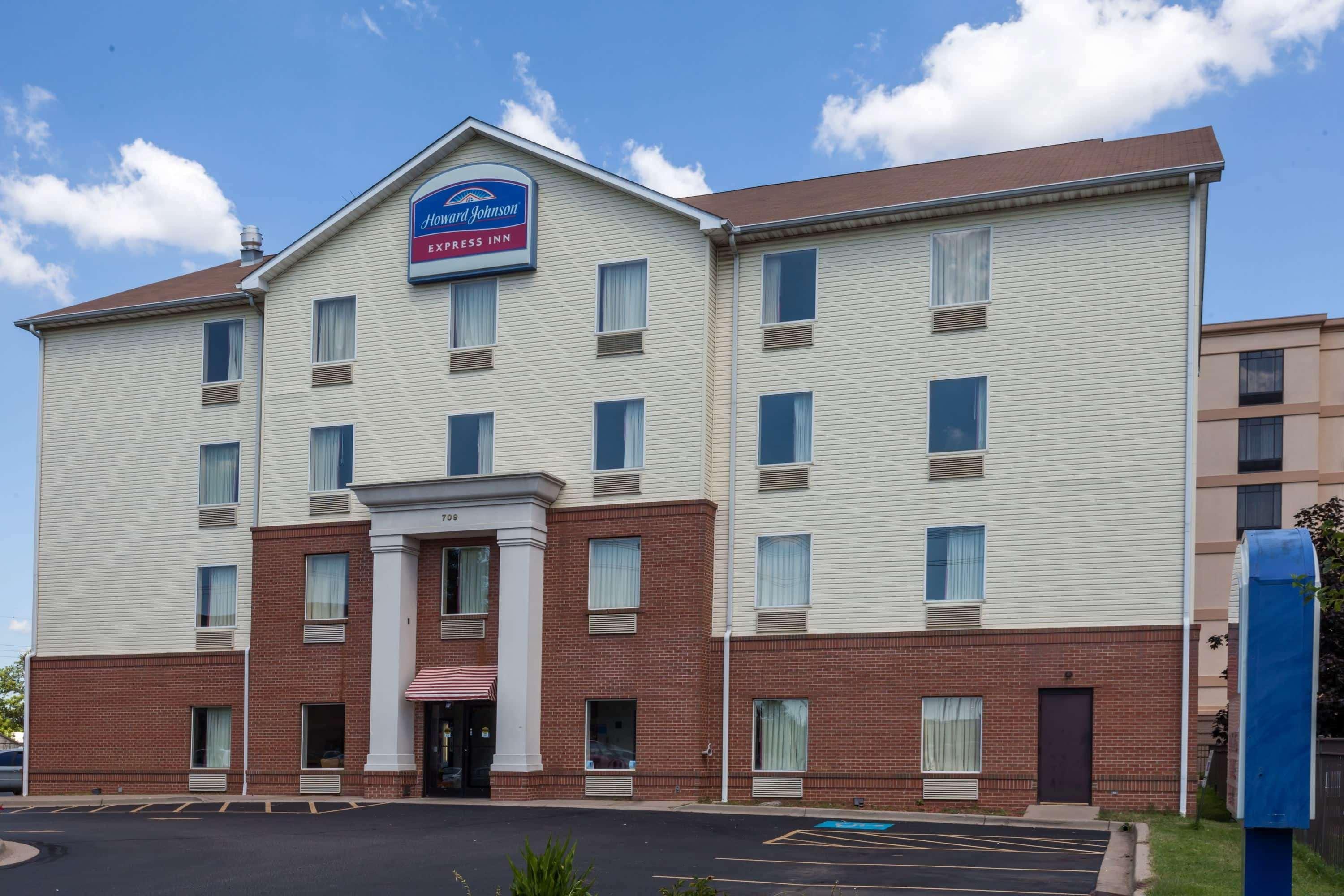 Howard Johnson By Wyndham Airport Луисвилл Экстерьер фото